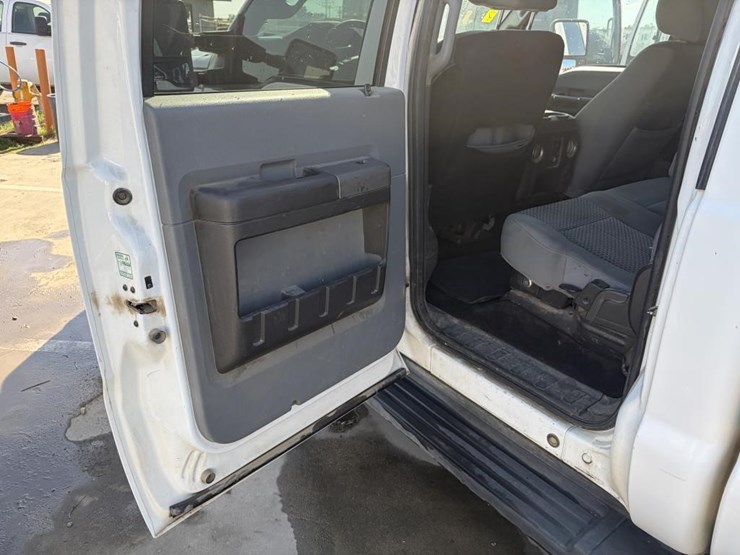 2011-ford-f350-image-15