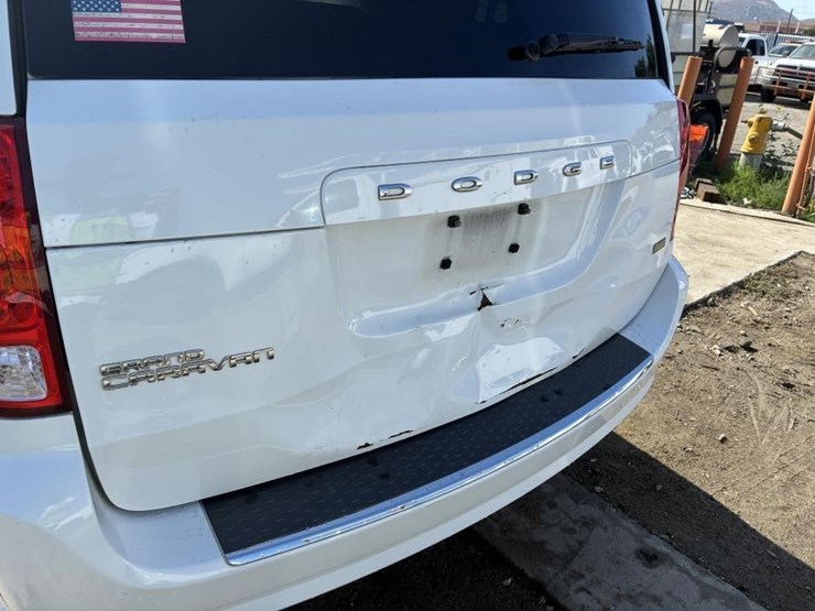 2017-dodge-grand-caravan-image-5