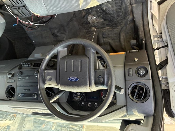 2013-ford-f250-image-15