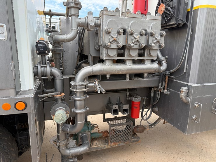 2012-kenworth-t800-image-14
