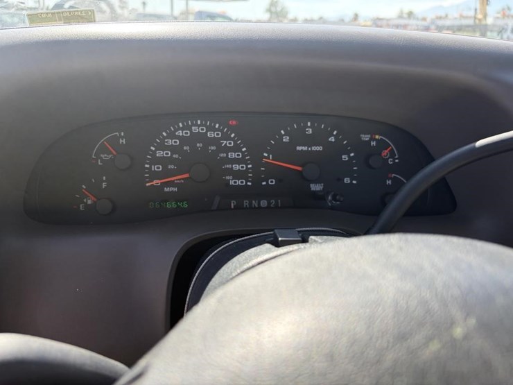 2004-ford-f350-xl-image-15