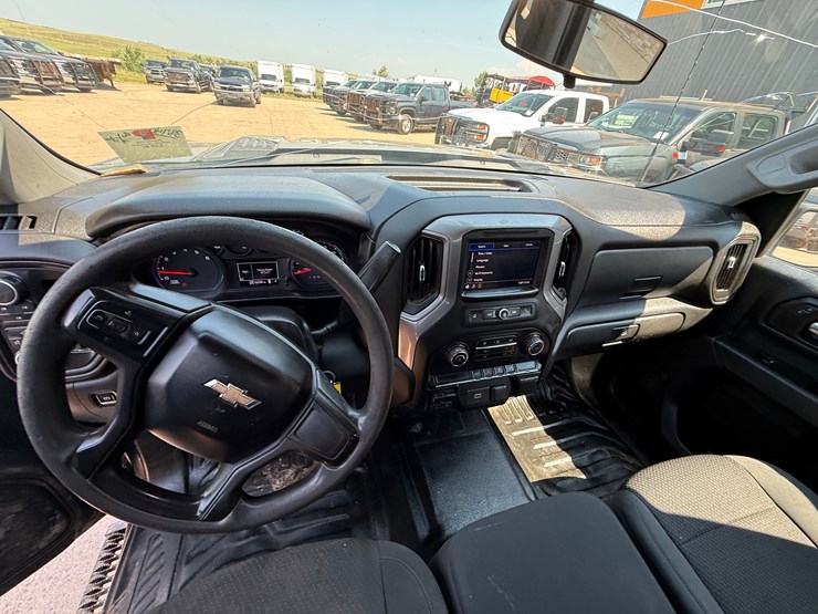 2020-chevrolet-silverado-2500hd-image-16