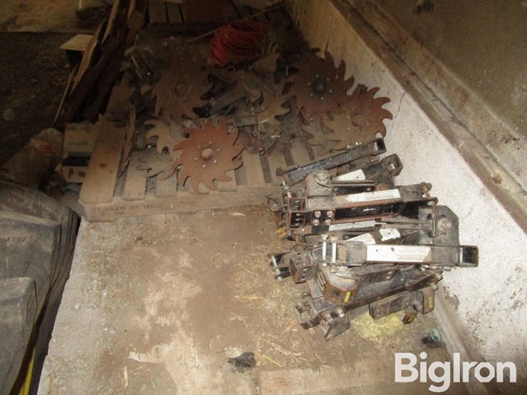 row-cleaners-&-mounting-brackets-image-6