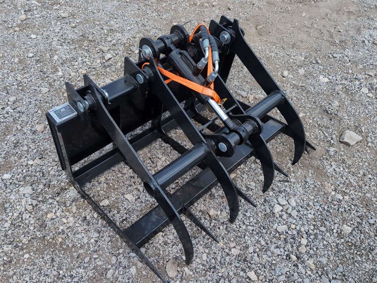 iranch-mini-skid-steer-grab-wooden-fork-image-1