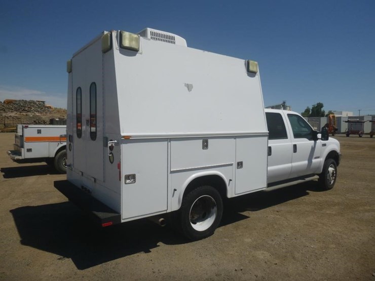 2004-ford-f550-image-3
