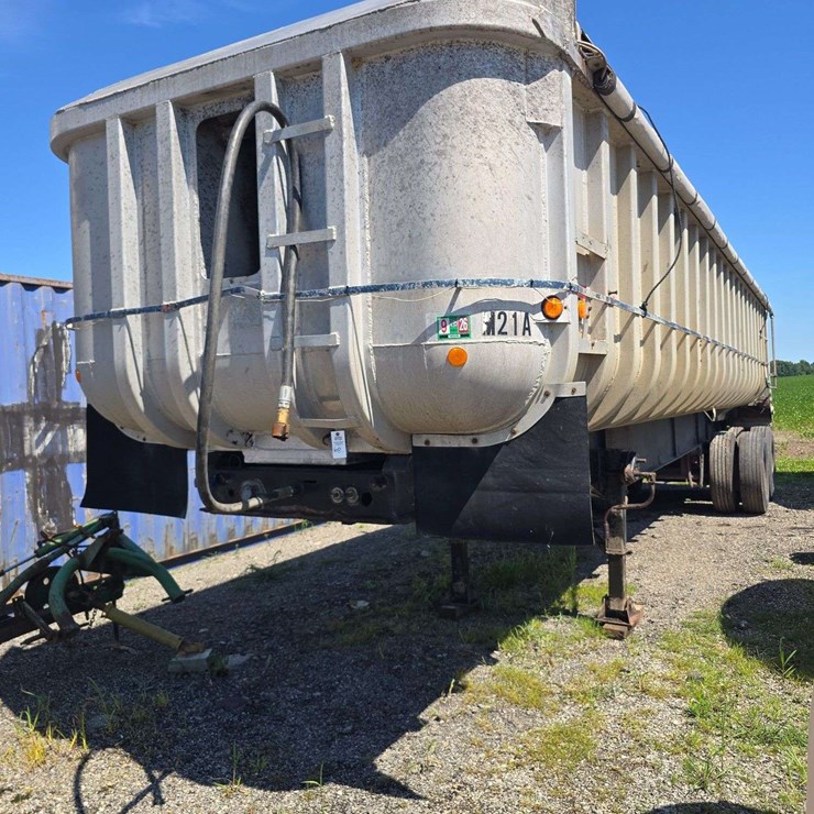 1970 Fruehauf Dump Trailer, 32', Air Tailgate, spring ride, full frame, grain chute, roll tarp, VIN- 639909