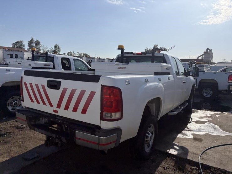 2012-gmc-sierra-2500-image-3