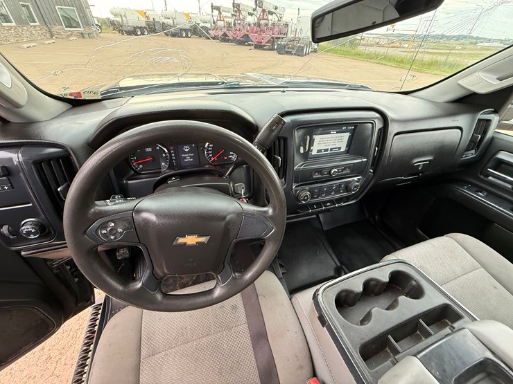 2018-chevrolet-silverado-2500hd-image-16