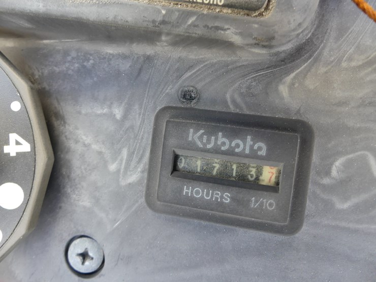 2011-kubota-zd326-image-12