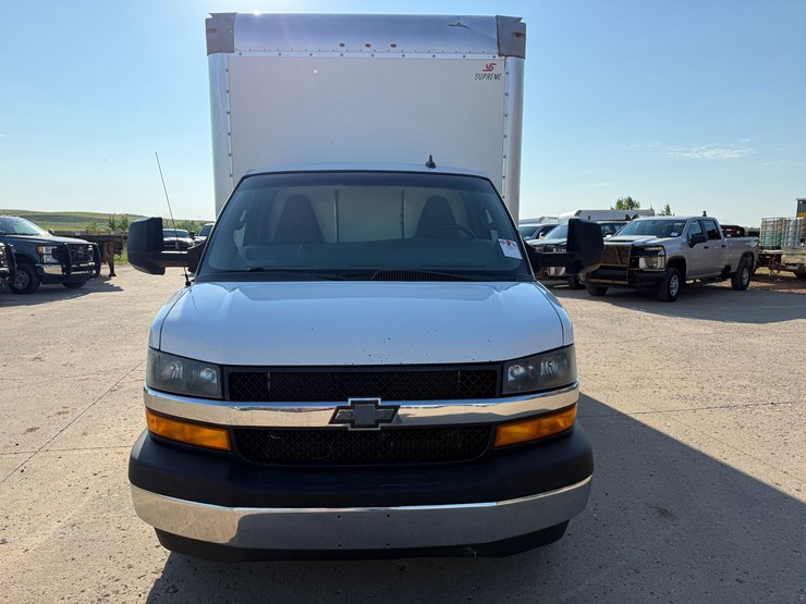2018-chevrolet-express-4500-image-3