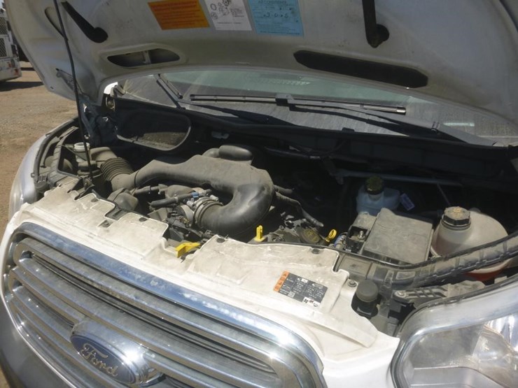 2019-ford-transit-image-11