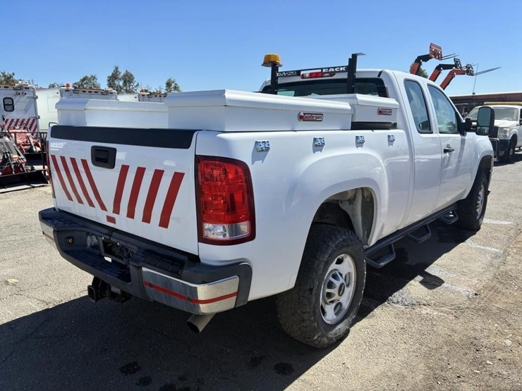 2012-gmc-sierra-2500-image-3