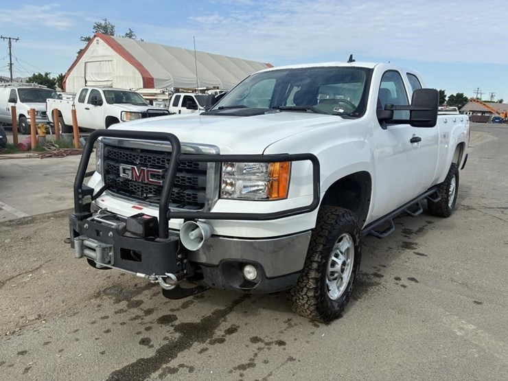 2012-gmc-sierra-2500-image-1