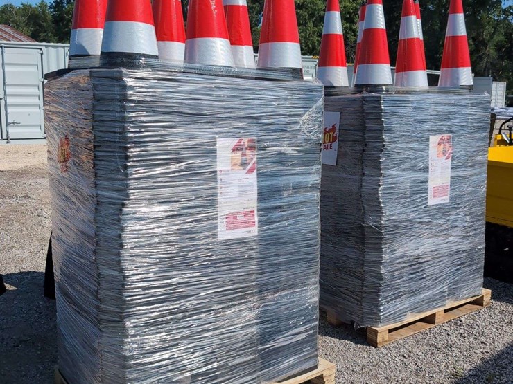 (50)-28"-traffic-cones-image-1