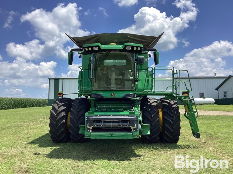 2025-john-deere-s7-700-image-2
