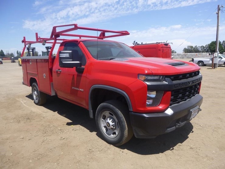 2020-chevrolet-2500-image-3
