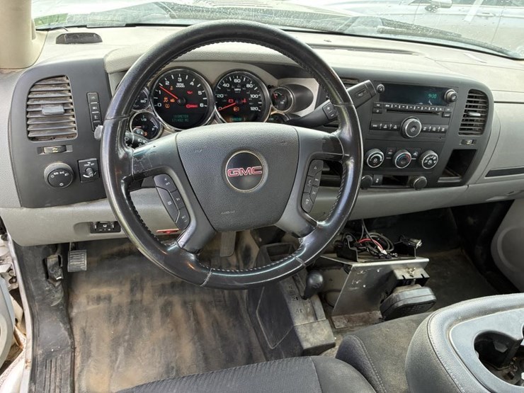 2012-gmc-sierra-2500-image-24