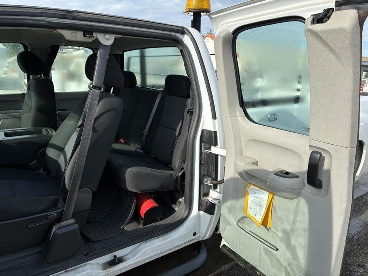 2012-gmc-sierra-2500-image-12