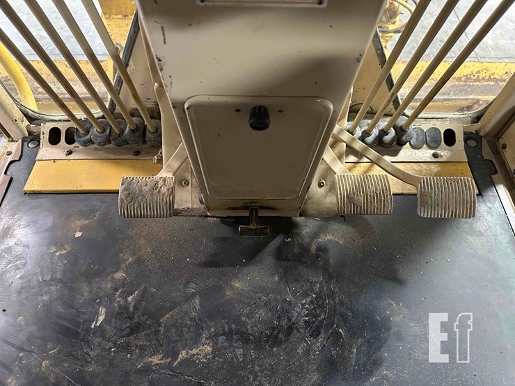 2001-caterpillar-140h-image-16