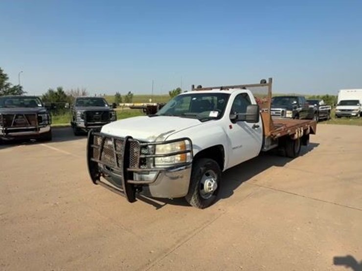 2010-chevrolet-silverado-3500hd-image-21