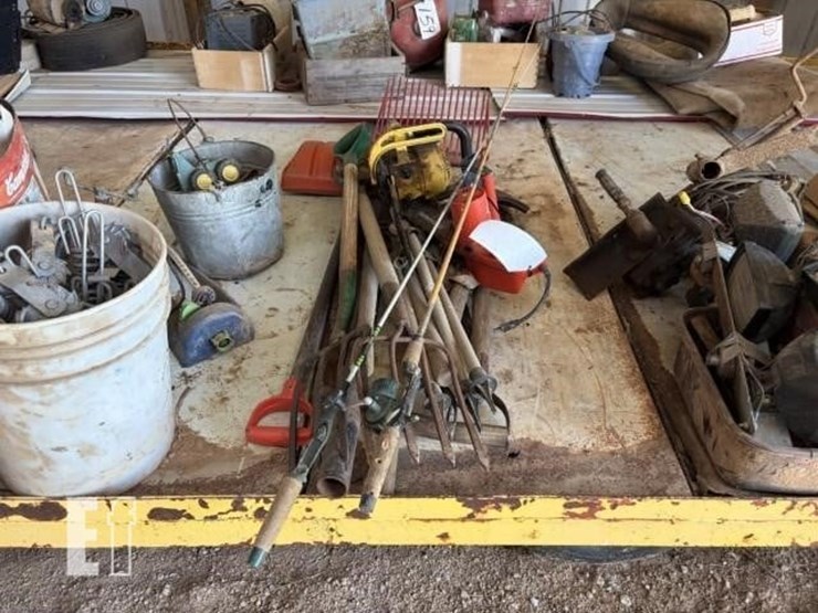 yard-tools-image-1