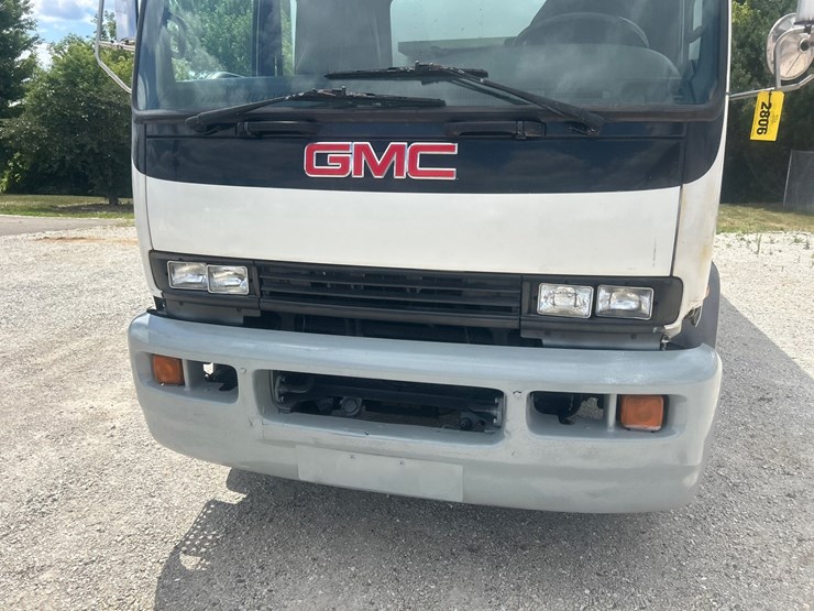 2001-gmc-t7500-image-12
