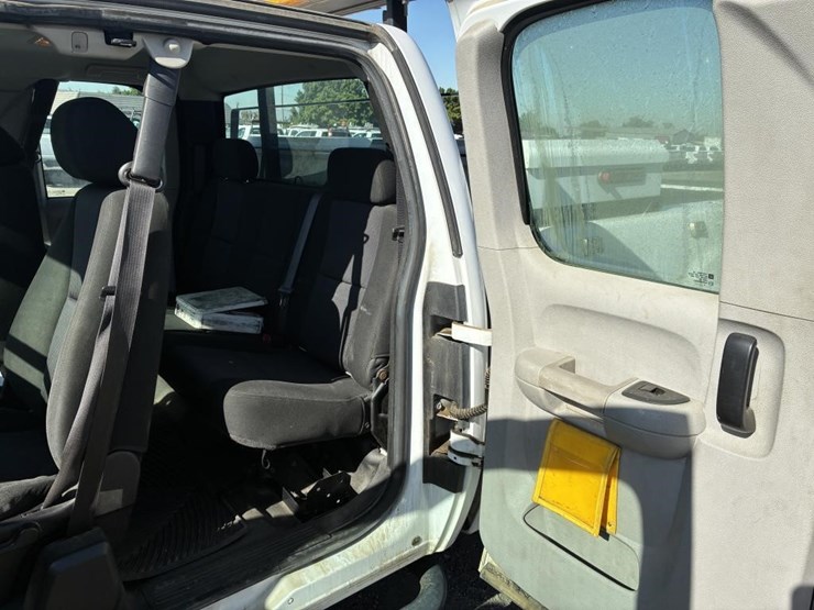 2012-gmc-sierra-2500-image-15