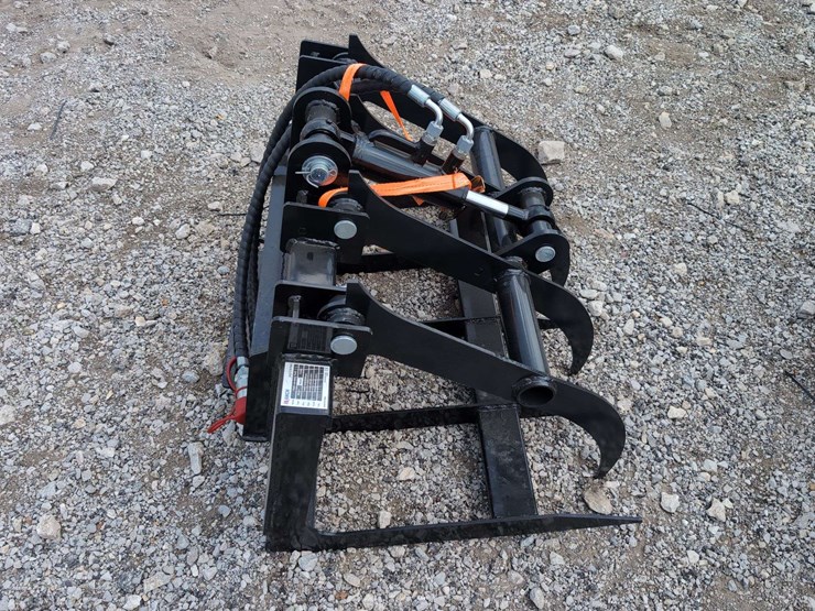 iranch-mini-skid-steer-grab-wooden-fork-image-3
