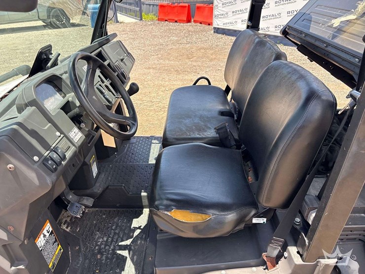 2022-john-deere-gator-image-9
