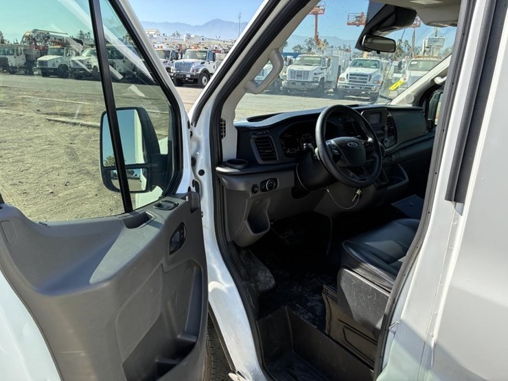 2020-ford-transit-image-13