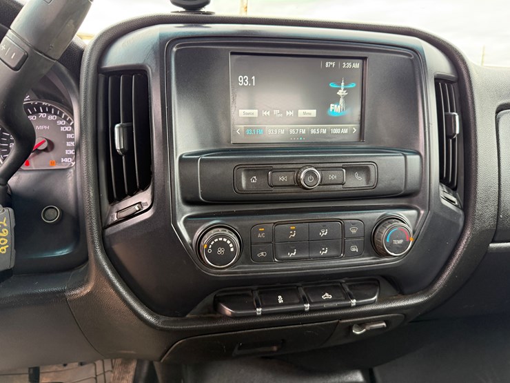 2019-chevrolet-silverado-2500hd-image-16