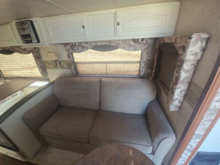 2006-keystone-outback-travel-trailer-image-17