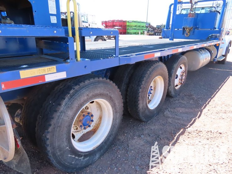 2012-peterbilt-367-image-7