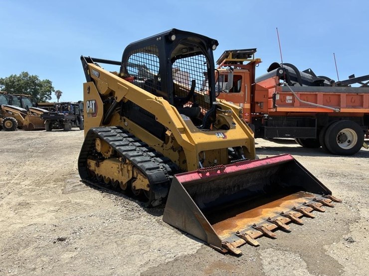 2020-caterpillar-289d3-image-2