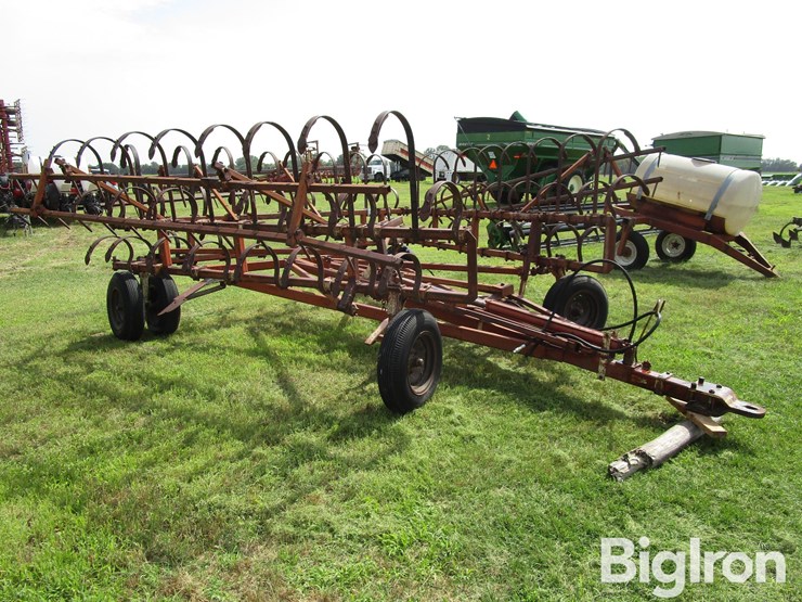 crustbuster-36'-hydraulic-fold-springtooth-w/3-bar-harrow-image-3