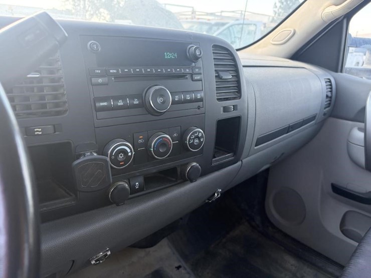 2012-gmc-sierra-2500-image-15