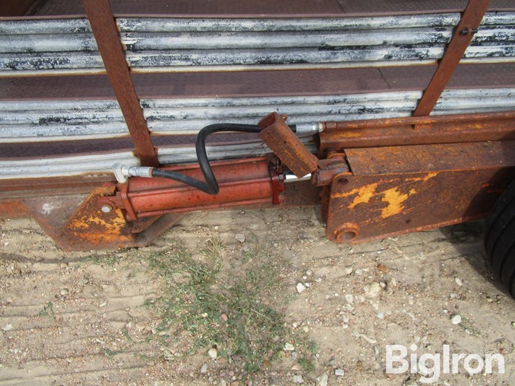 s/a-hydraulic-lift-pig-transport-trailer-image-16