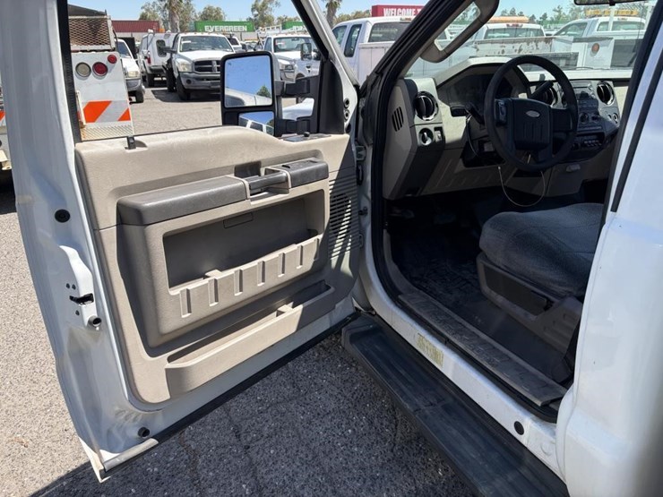2009-ford-f350-image-14