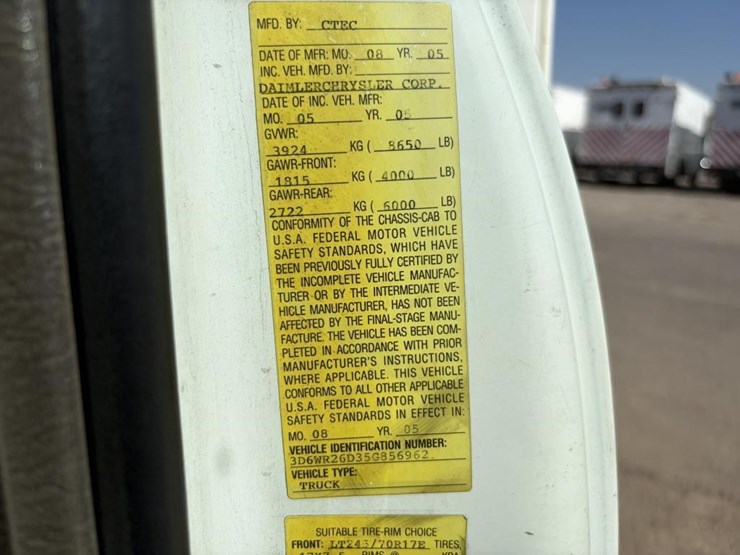 2005-dodge-ram-2500-image-21