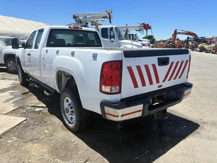 2012-gmc-sierra-2500-image-4
