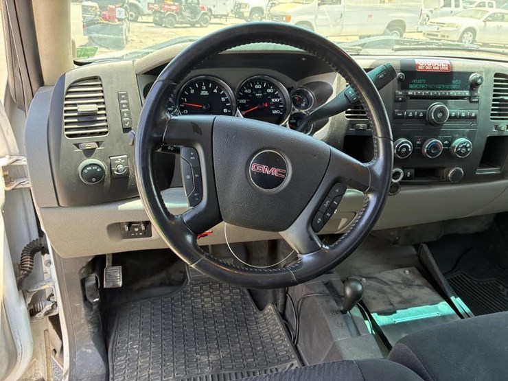 2012-gmc-sierra-2500-image-14