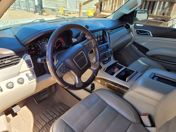 2016-gmc-yukon-xl-image-18