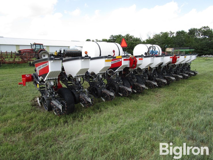 2023-massey-ferguson-pa-w12-12r30-front-fold-planter-w/liquid-fertilizer-image-15