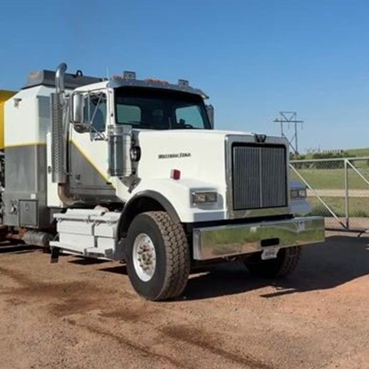 2015 WESTERN STAR 4900