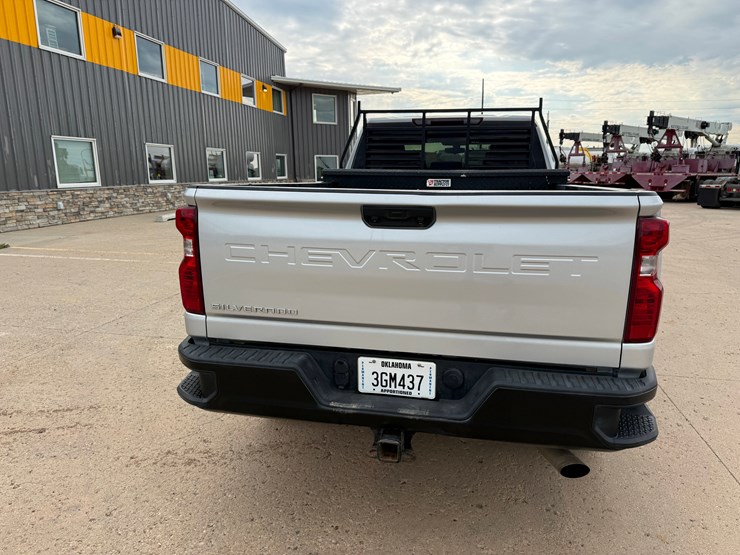 2021-chevrolet-silverado-2500hd-image-7