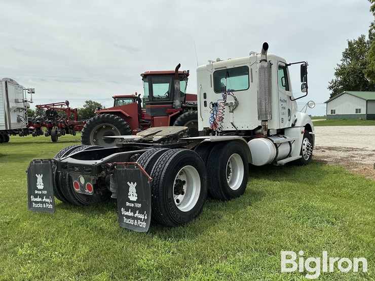 2005-freightliner-columbia-truck-tractor-image-5