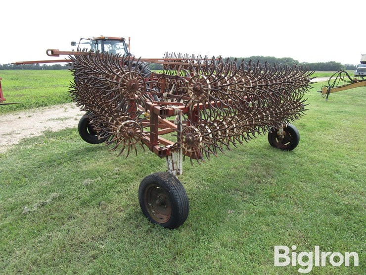 crustbuster-front-fold-rotary-hoe-image-7