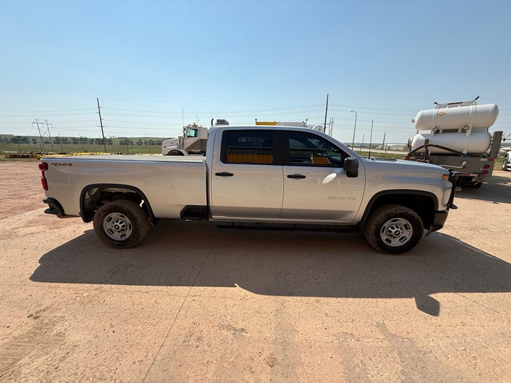 2021-chevrolet-silverado-2500hd-image-5