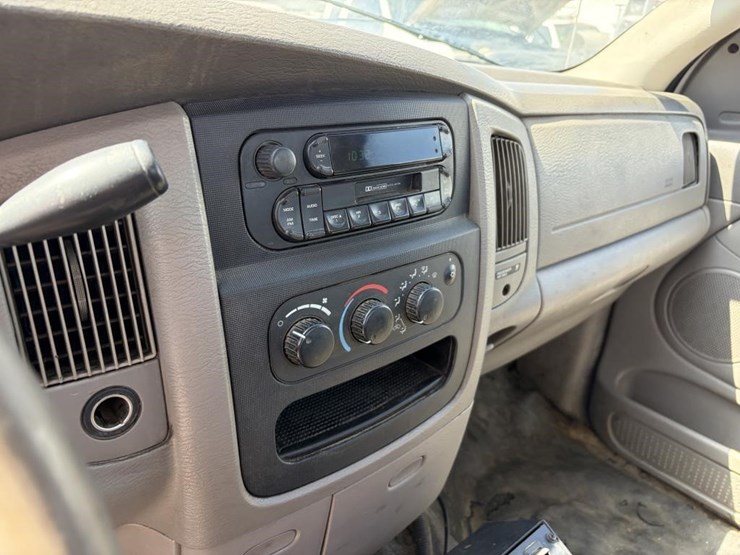 2005-dodge-ram-2500-image-15