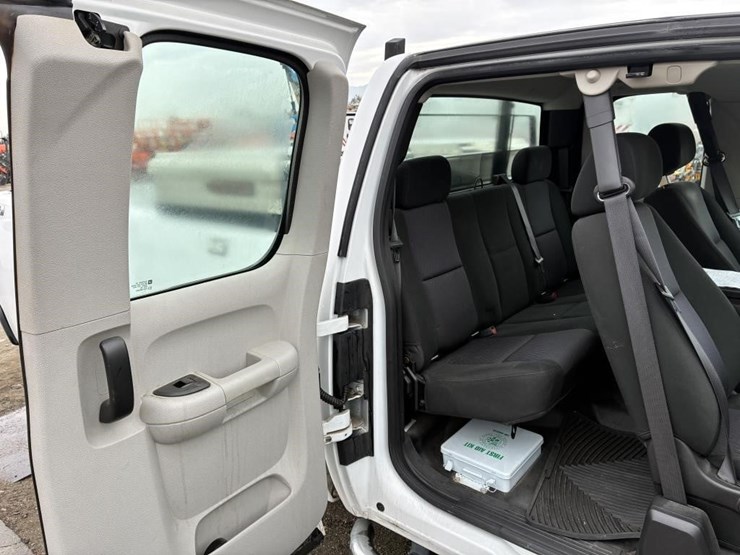 2012-gmc-sierra-3500-image-14
